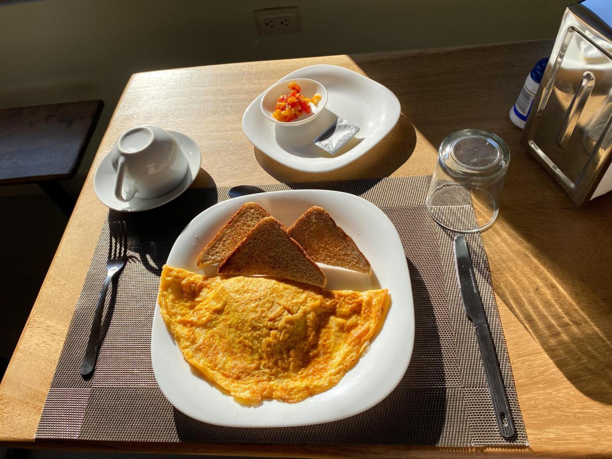 Cabinas Eddy B&B モンテベルデ エクステリア 写真
