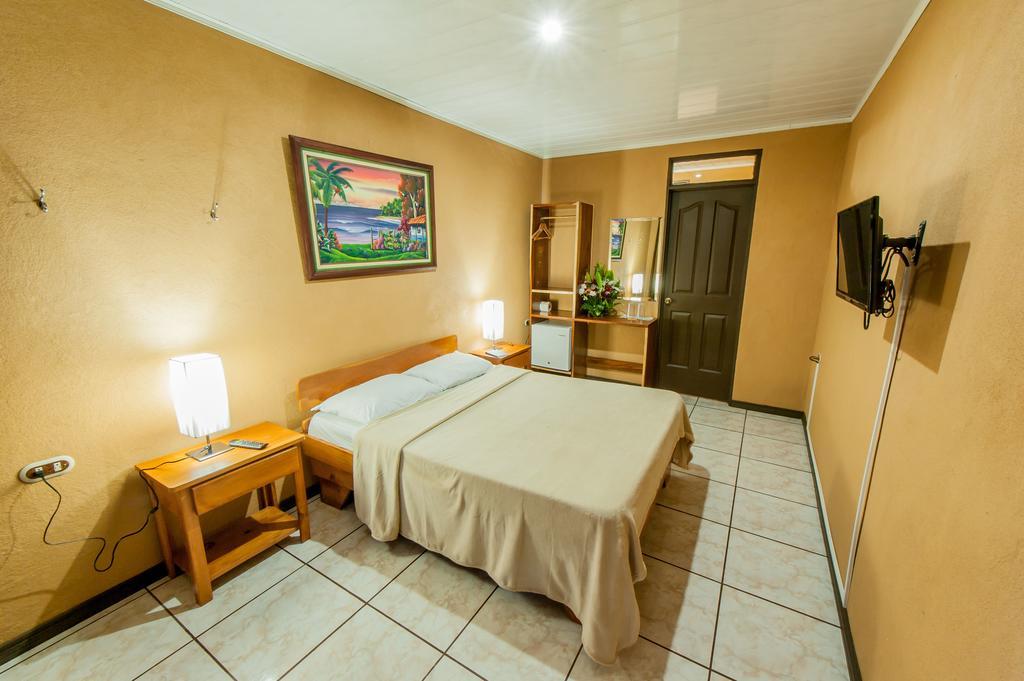 Cabinas Eddy B&B モンテベルデ エクステリア 写真