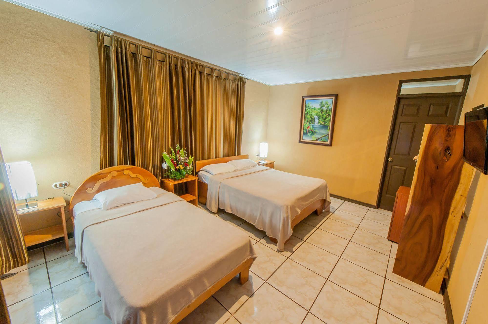 Cabinas Eddy B&B モンテベルデ エクステリア 写真
